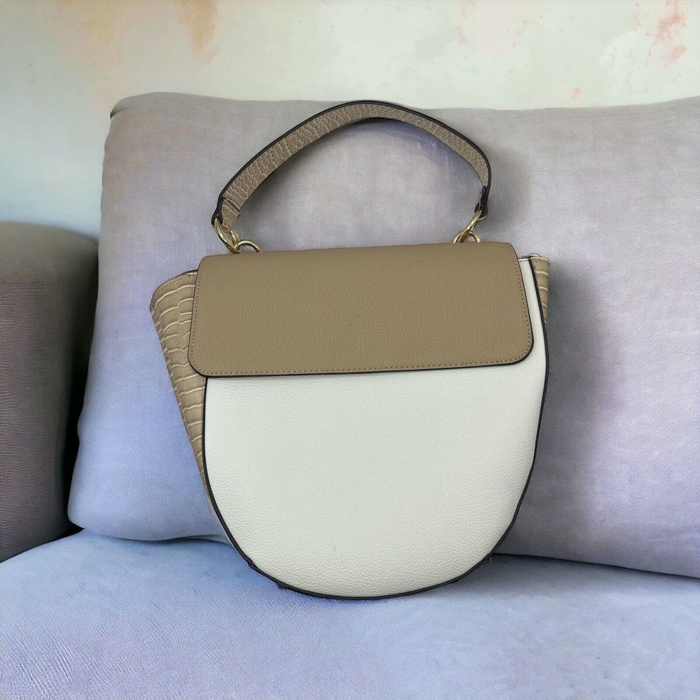 LADIES WHITE LEATHER LIKE SHOULDER-HANDBAG WITH Faux Alligator Side Est 1946 - Picture 1 of 8